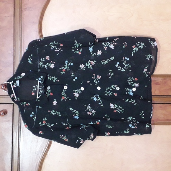 Tops - 🍁 sheer shirt